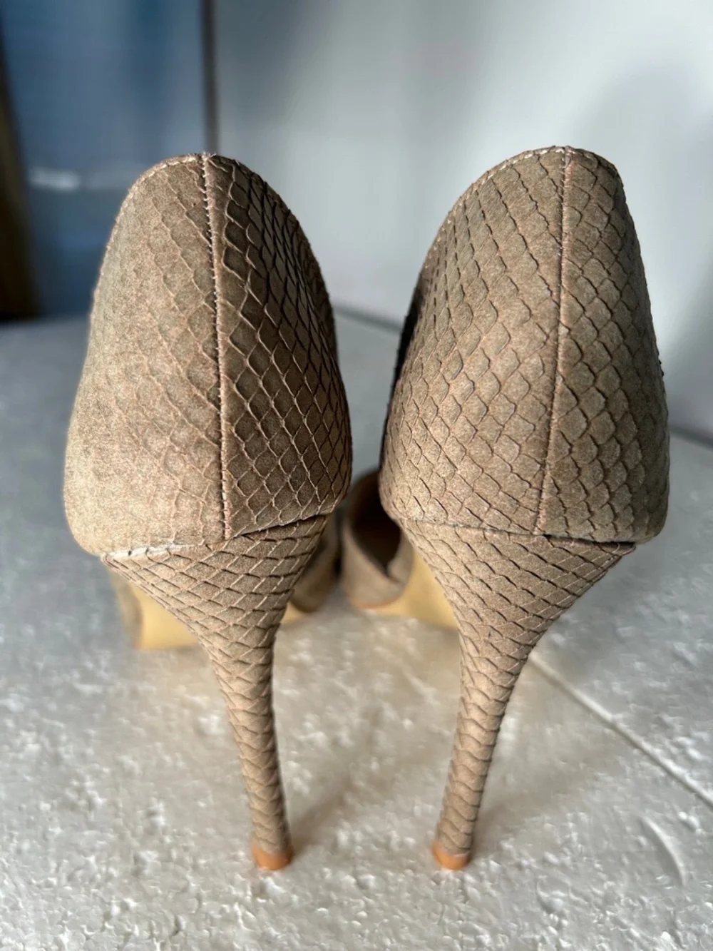 Catherine Malandrino SZ 8.5 Arla Taupe Stiletto Pumps Dressy Office Formal MOB